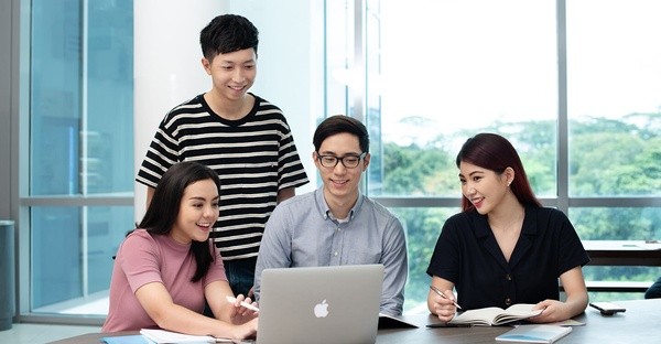 新加坡管理学院和英国合作大学靠谱吗